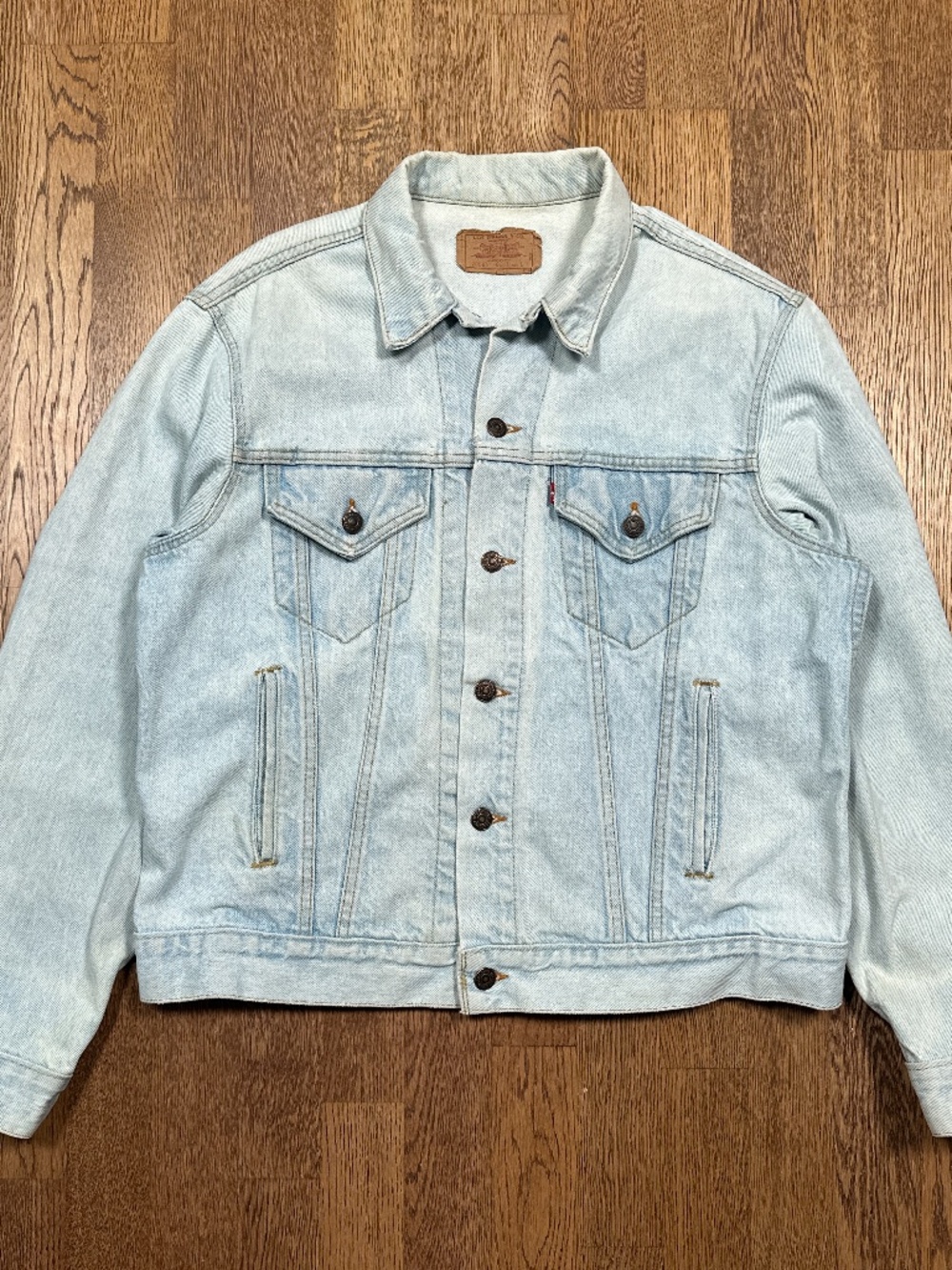 Vintage 80s Levi's Made in USA 70506 0211 Light Wash Denim Trucker Jacket Mens L